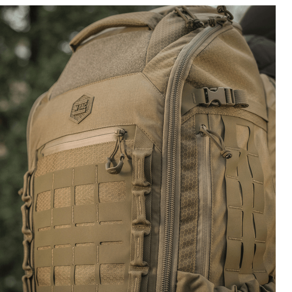M-Tac Rygsæk Large Elite Hex Gen. IV, ergonomisk rygsæk i Cordura materiale, stilfuldt design, velegnet til våbenopbevaring.