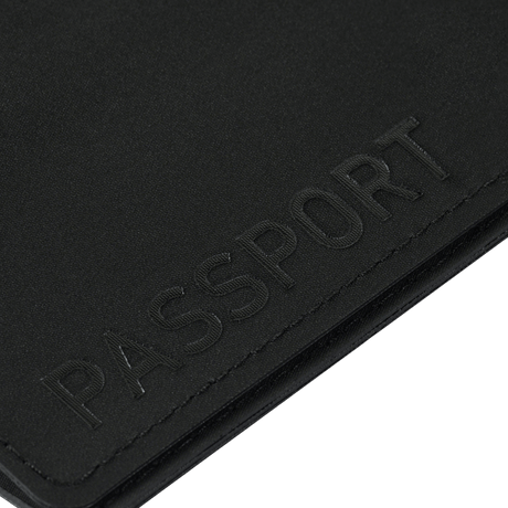 M‑Tac Pascover med "Passport" vertikaltryk, beskytter pas mod slid, stilfuldt M‑Tac design, praktisk til rejser.