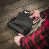 M‑Tac Vedligeholdelsesbakke 24x24 cm foldbar bakke til våbenvedligeholdelse, robust polymer, elegant design med M-Tac logo