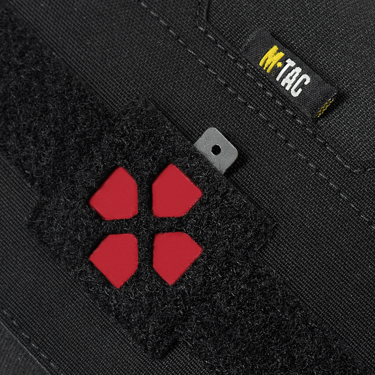 M-Tac Horisontal Medic Lomme Large Elite taske med velcro og mærke, lavet af slidstærkt Cordura 500D materiale.