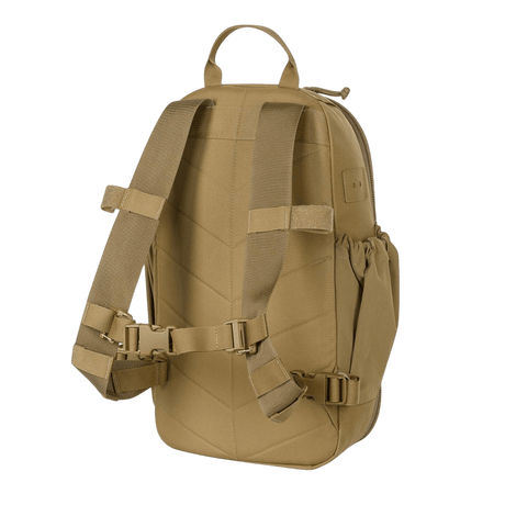 M-Tac STURM Elite Rygsæk, taktisk 15L rygsæk med Cordura materiale og MOLLE system, set bagfra, khaki farve