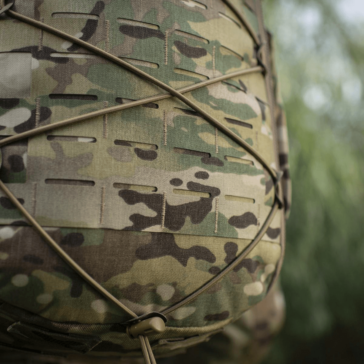 M-Tac STURM Elite Rygsæk med MOLLE Laser Cut design på rygsækken lavet af Cordura-materiale for taktisk og holdbart brug. Nærbillede.