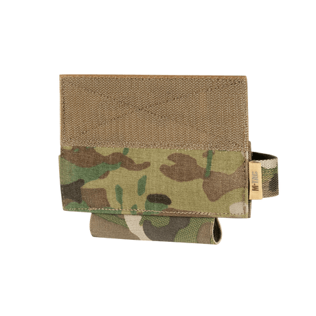 M‑Tac Tourniquet Pouch Elastic Gen.5 i camouflagemønster, ideel til CAT tourniquet, lavet af Cordura 500D, sikrer hurtig adgang og sikker fastgørelse.