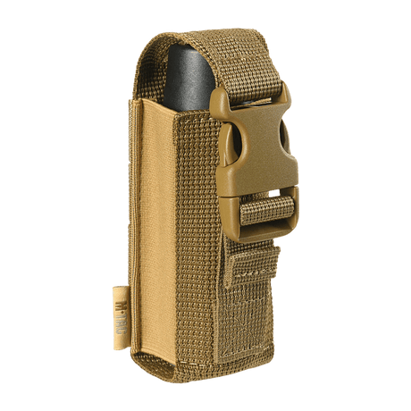 M-Tac Gasdåseholder Vertikal i khaki med Woojin-lås og MOLLE-system til sikker fastgørelse og nem adgang til gasdåsen.