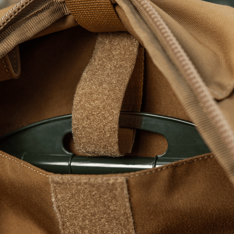 M-Tac Rygsæk Sturm Elite Gen.II med indbygget drikkesystem, set tæt på i slidstærkt Cordura, til feltture og udendørs brug.