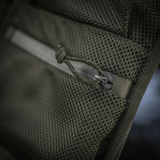 Nærbillede af M-Tac Rygsæk Sturm Elite Gen.II med netlommer til EDC-udstyr og holdbart design til felten.