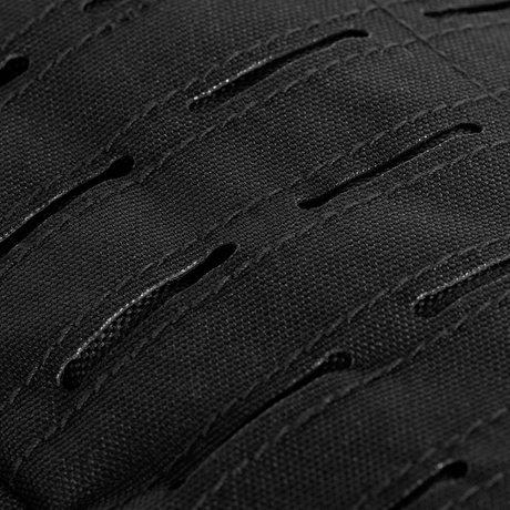 M-Tac Assault Pack Laser Cut med robust polyester og laser skåret design til ekstra udstyr, perfekt til korte vandreture og bybrug.