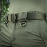 Nærbillede af M-Tac Shorts Aggressor Gen.II Flex i taktisk design med bælte, fremstillet af rip-stop materiale med Teflon-belægning.