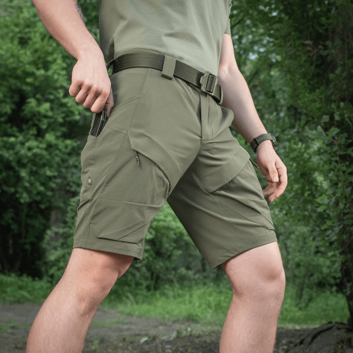M-Tac Shorts Rubicon Flex i mørk oliven med cargo-lommer og 4-vejs stræk for maksimal komfort og bevægelsesfrihed.