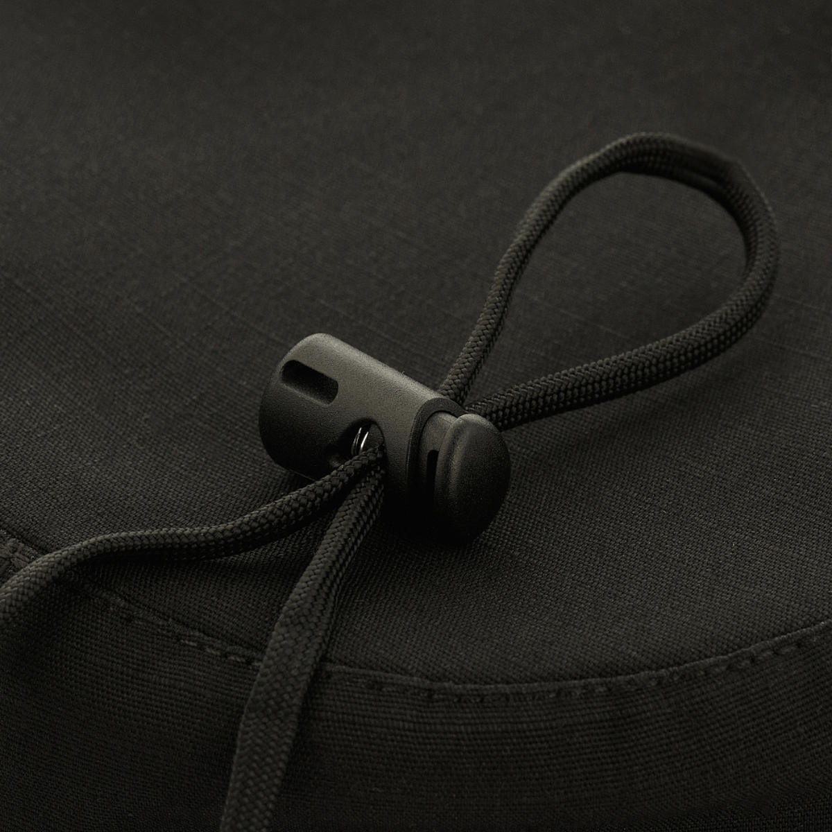 Nærbillede af M-Tac Panama Rip-Stop army-hat med justerbar snor og rip-stop materiale til optimal holdbarhed.