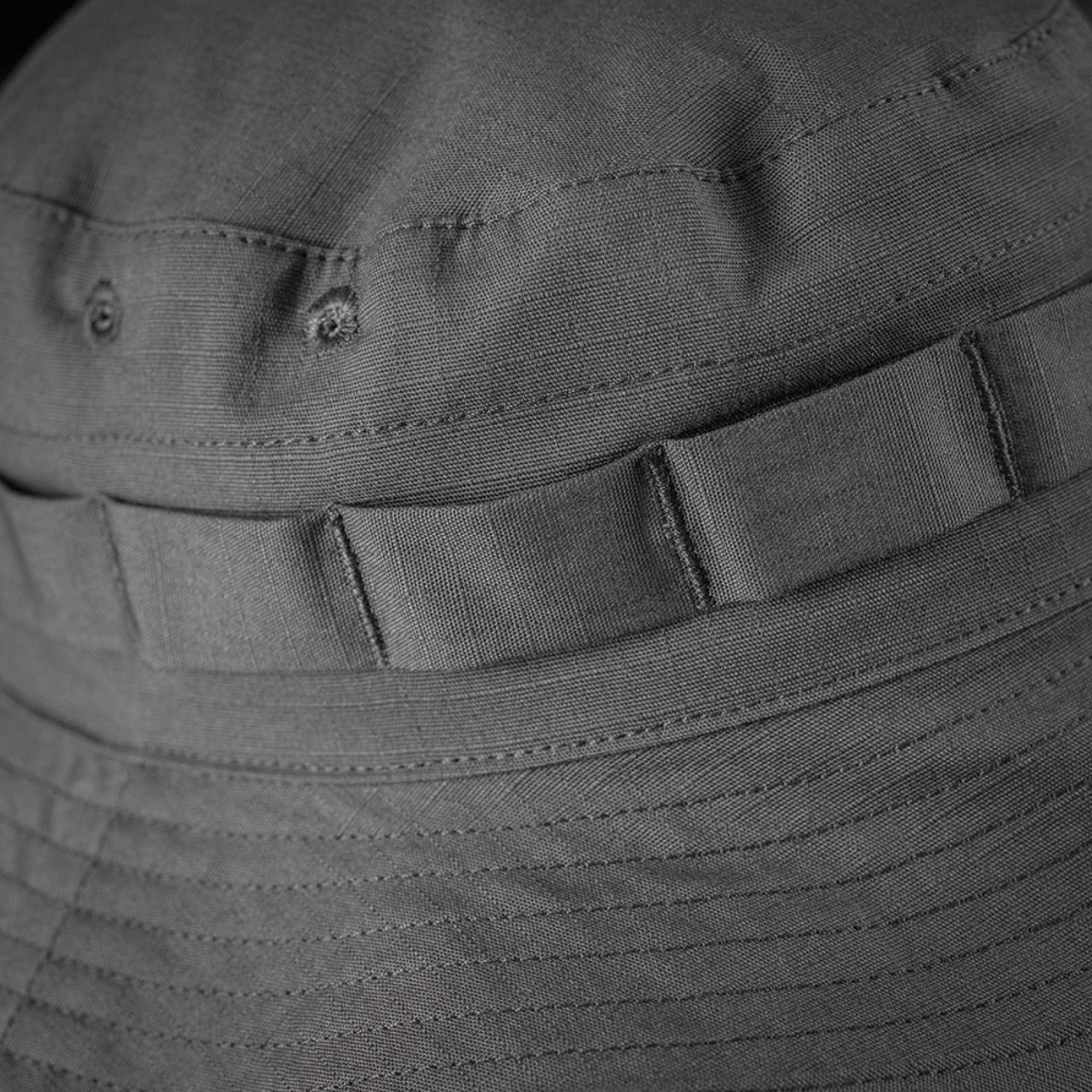 M-Tac Panama Rip-Stop army-hat med semi-stiv skygge og bånd til camouflageudstyr, lavet af rip-stop materiale for holdbarhed og åndbarhed.