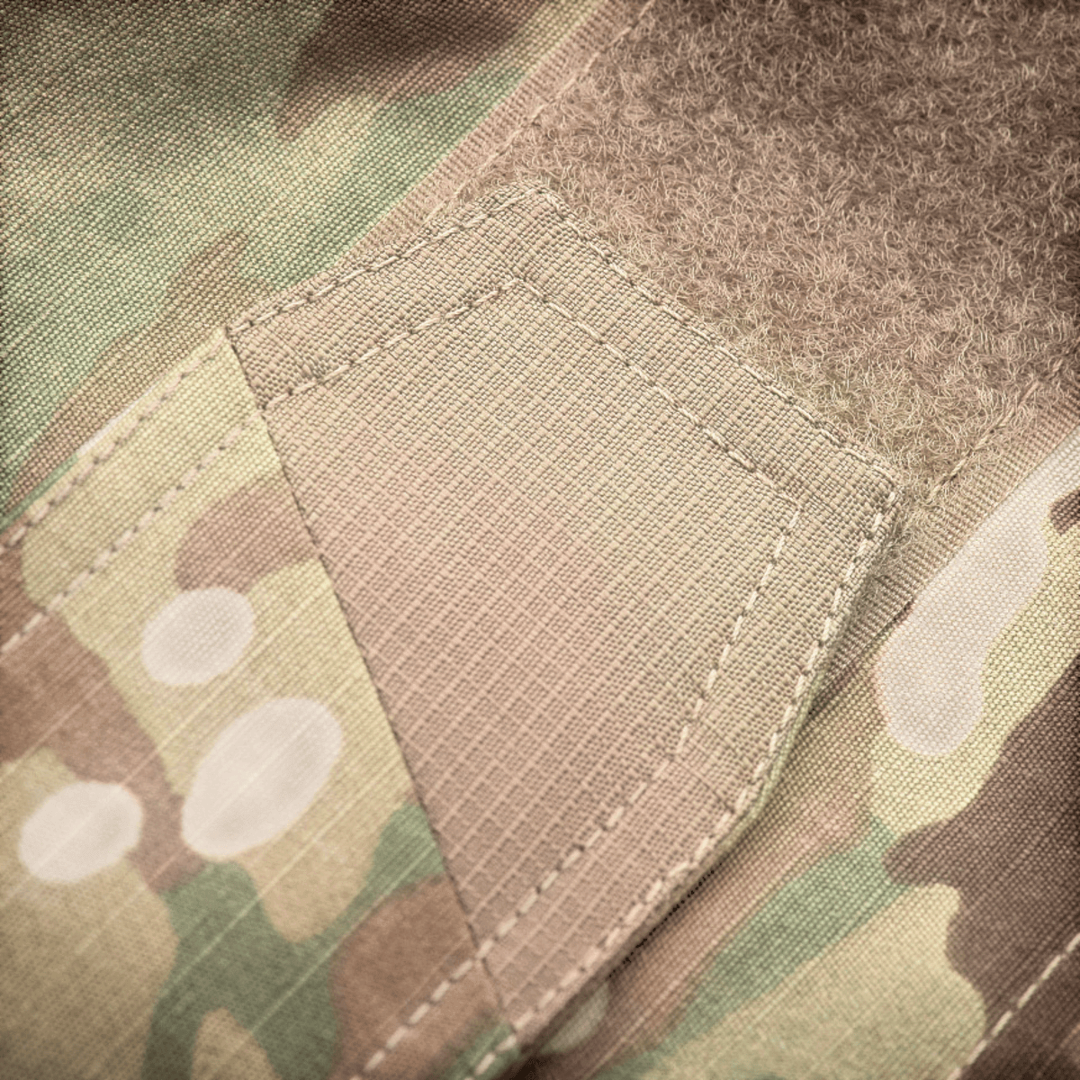 M-Tac Bukser Aggressor Elite NYCO i multicam med ripstop-stof og forstærket lomme, gallery position 1 nærbillede af materiale og syninger.