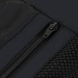 Nærbillede af lynlås på M-Tac Alpha Gen.III Pro Vinterjakke, fremhæver vandtæt nylon og holdbarhed. Perfekt til kolde temperaturer.