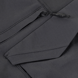 Lommer på M-Tac Aggressor Summer Flex Shorts med lynlås og Rip-Stop stof, designet til taktisk brug og æstetisk funktionalitet.