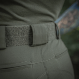 Nærbillede af M-Tac Bukser Aggressor Summer Flex Dame med elastisk "tunnel"-taljebånd og Rip-Stop nylonstof.