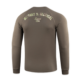 M-Tac Raglan Logo herretrøje med "Military & Tactical Since 2014" print på ryggen, komfortabel pasform, 95% bomuld, brun farve.