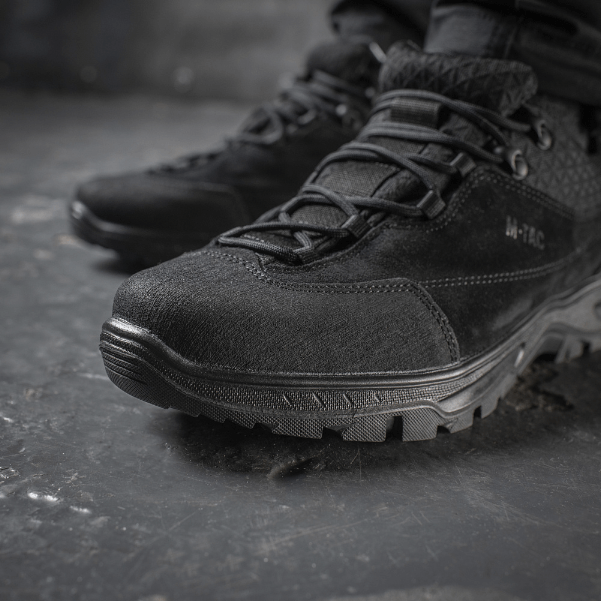 M-Tac Tactical Sneakers Patrol R Vent i sort med slidstærkt læder og skridsikker sål, ideelle til trekking og daglig brug.