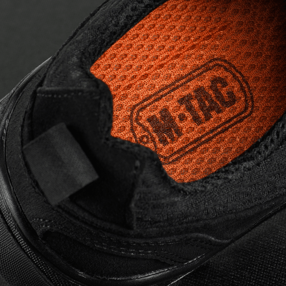 Indersål af M-Tac Tactical Sneakers Patrol R Vent med orange mesh for komfort, ideel til trekking og daglig brug.