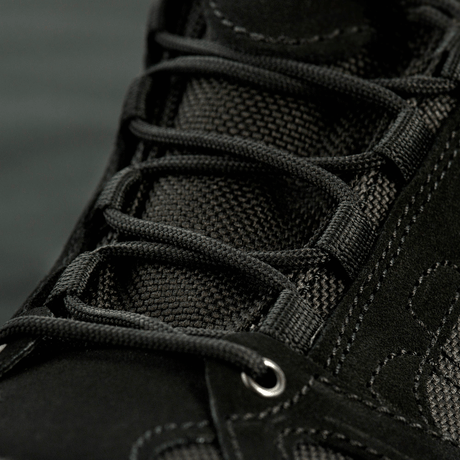 Nærbillede af Tactical Sneakers Demi-Season – Let og komfortabel med lang stabil snøring, passende til trekking og udendørsaktiviteter.