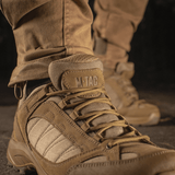 Tactical Sneakers Demi-Season – Let og komfortabel fra M-Tac i brug til trekking og outdoor-aktiviteter, viser slidstærkt design.