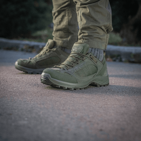 Tactical Sneakers Demi-Season – Let og komfortabel, ideelle til trekking og outdoor-aktiviteter, med slidstærk sål og læderoverdel.