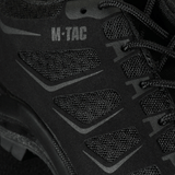 Nærbillede af M-Tac Tactical Sneakers IVA, åndbar mesh og syntetisk nubuck for aktivt sommerbrug og outdoor-aktiviteter.