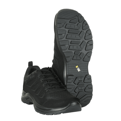 M-Tac Tactical Sneakers IVA - lette, ventilerede og slidstærke sneakers til trekking og outdoor-aktiviteter, sort design, synlig sål.