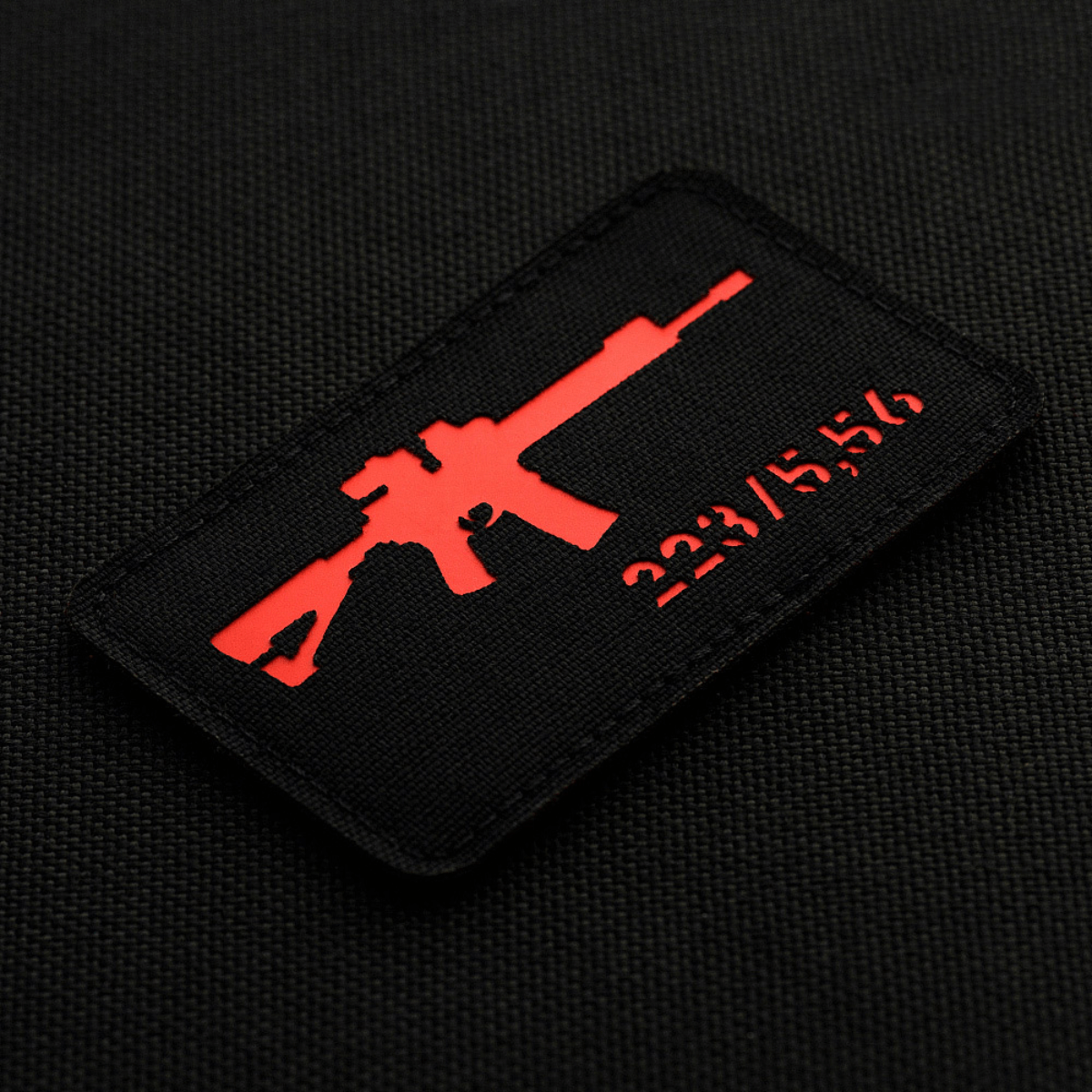 M-Tac AR-15 223/5,56 Laser Cut Patch med Velcro til taktisk brug, lavet af holdbart Cordura 500D stof, 80x50 mm.