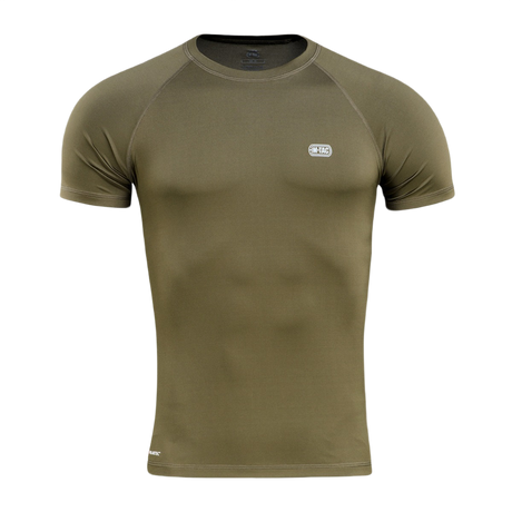 Olivenfarvet M-Tac T-shirt Ultra Light Polartec lavet af Power Dry® materiale med svedtransporterende og hurtigtørrende egenskaber.