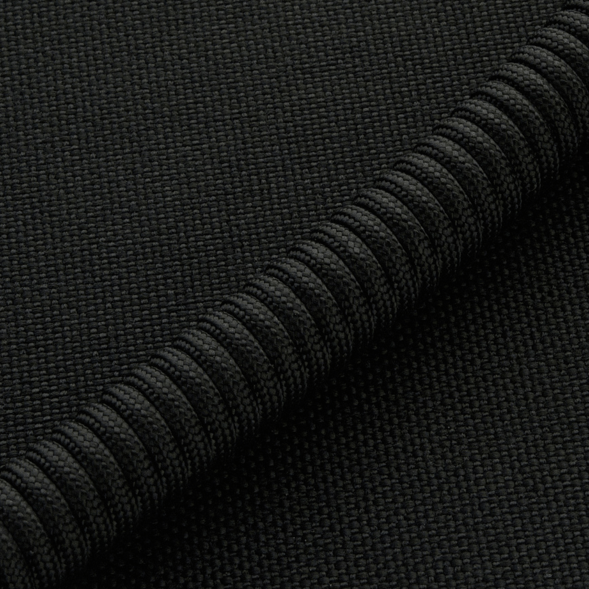 Nærbillede af M-Tac Safety Cord Medium Kombineret med D-ring på sort baggrund