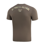 M-Tac T-Shirt Logo med "Military & Tactical Since 2014" camouflagemønster på bagsiden og sloganet "Born by Revolution – Hardened by War".