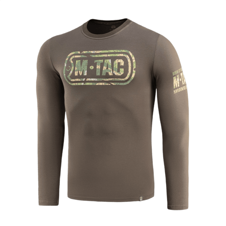 M-Tac T-Shirt Logo Long Sleeve i camouflage med ikonisk M-Tac-logo og slogan "Born by Revolution – Hardened by War" på ærmet.