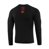 M-Tac Viburnum T-Shirt Long Sleeve med rødt mønster på ryggen, symboliserer national stolthed og historie, sort langærmet design.