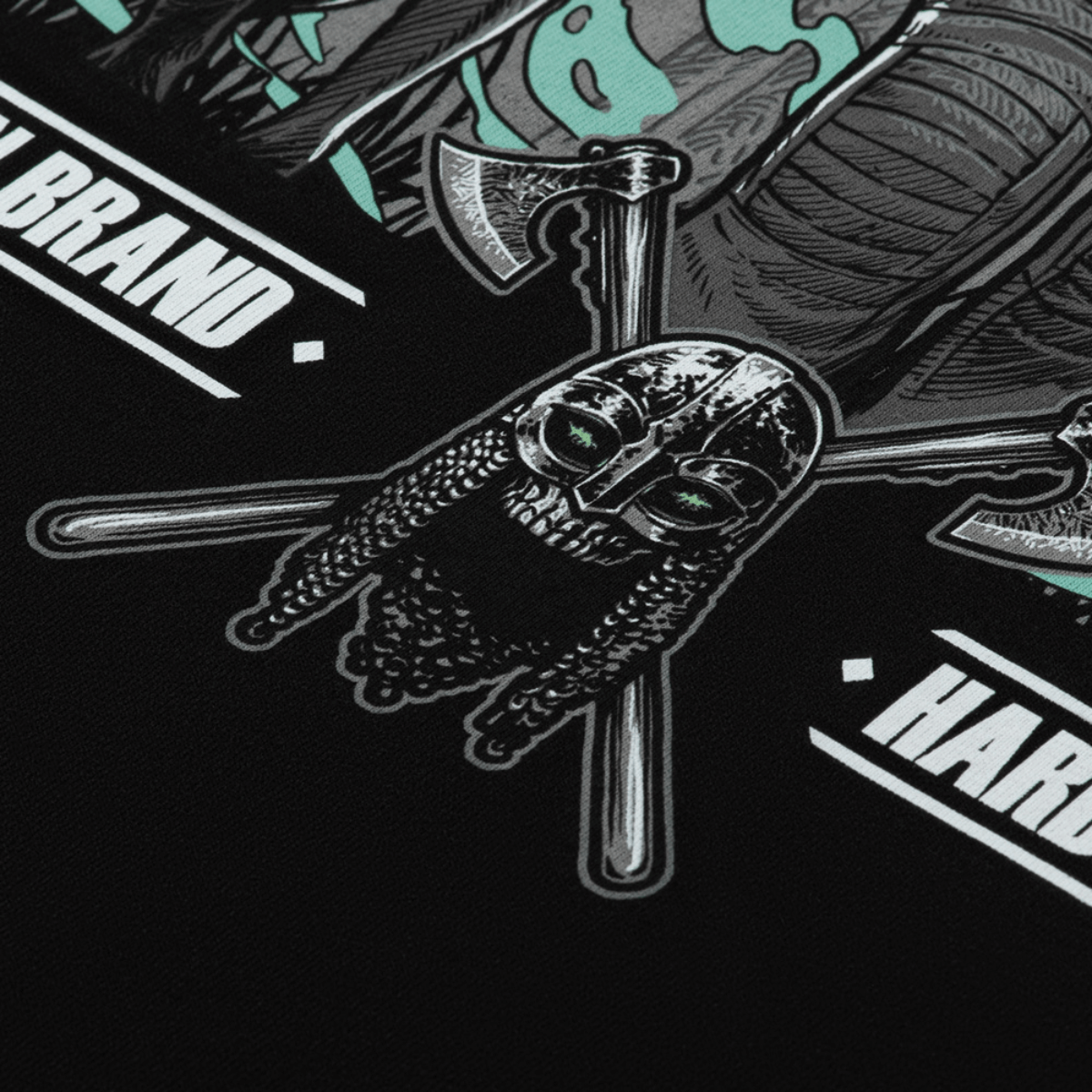 M-Tac T-Shirt Our Land med vikingeinspireret design og krigerhjelm, symboliserer ukrainsk historie, visdom og styrke