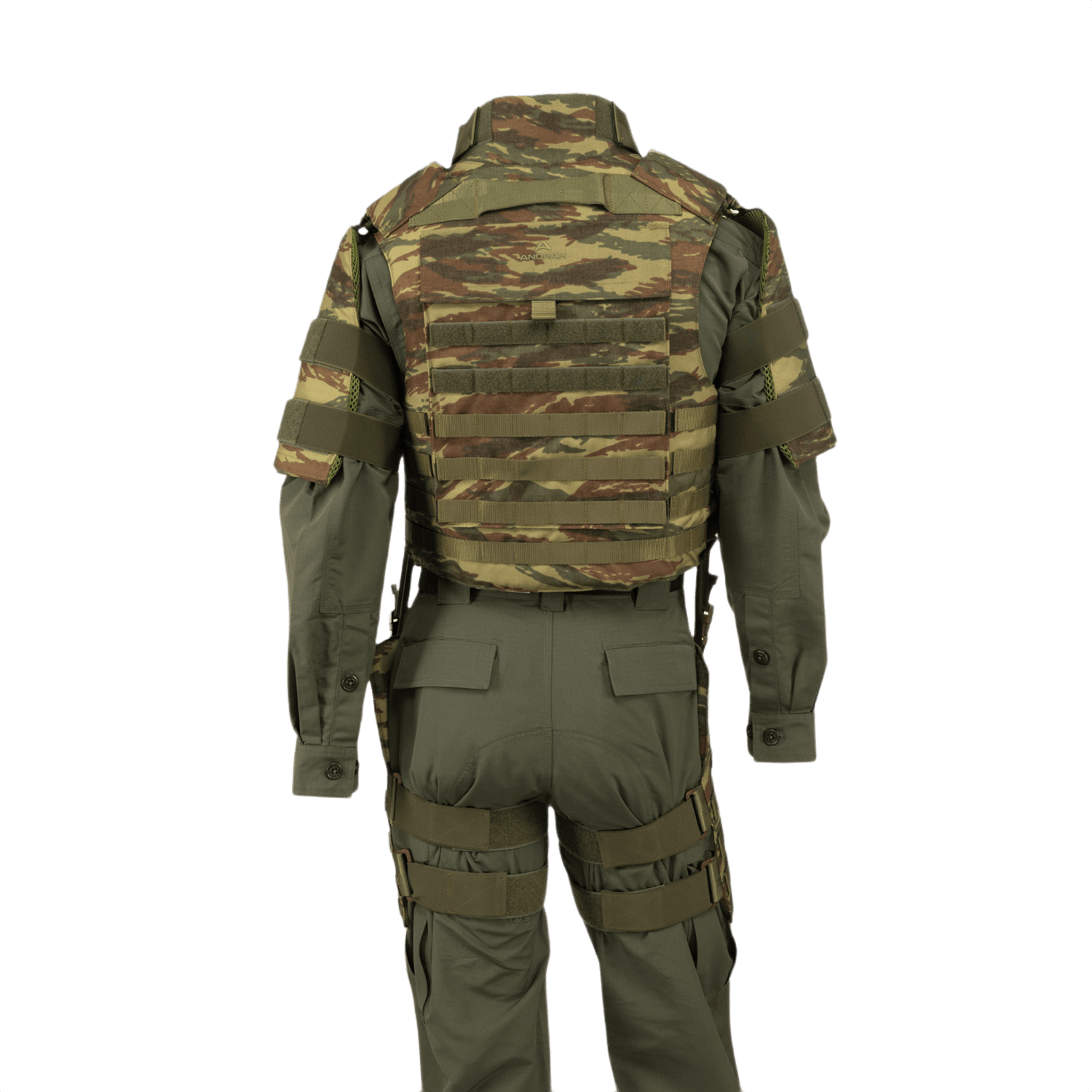Anorak Chromium® Tactical II – fuldt sæt, body armor vest med maksimal IIIA-beskyttelse, set bagfra i camouflage design.