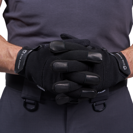 Nærbillede af materialerne på Elite Armor Baseline handsker