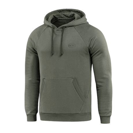 Oliven M-Tac Hættetrøje Cotton Raglan med raglanærmer og kængurulomme, ideel til hverdagsbrug og aktiv livsstil, 100% bomuld.