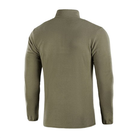 Bagside af M-Tac Delta Fleece Jakke i olivengrøn, ideel til koldt vejr med behagelig pasform og tommelhuller i ærmerne.