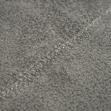 Nærbillede af M-Tac Fleece Neck Gaiter med Snor, fremhæver det bløde, allergivenlige fleece-materiale med syninger.