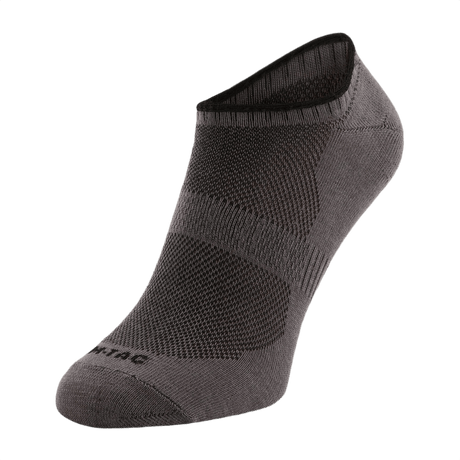 M-Tac Let Sommersokker med ergonomisk design og åndbart materiale til løb og udendørs aktiviteter i varmt vejr. Komfort og optimal pasform.