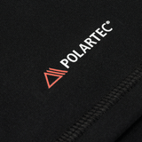 Nærbillede af M-Tac Level I Polartec Thermal Shirt med Polartec-logo, fremstillet af Power Dry® materiale i polyester