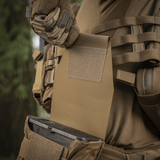 M-Tac Pouch til M249 Cartridge Box Closed monteret sikkert på udstyr lavet af holdbart Cordura 500D.