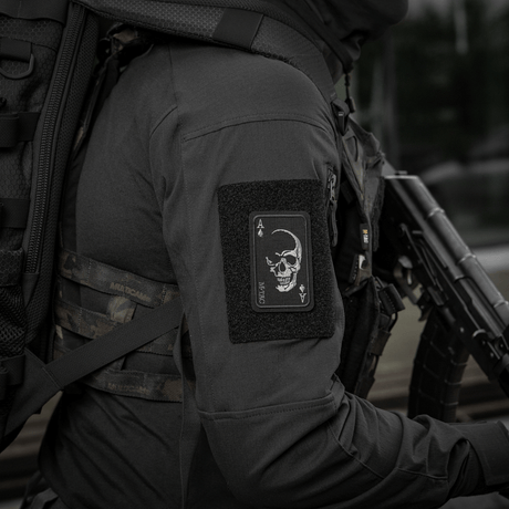 M-Tac Patch Face of War (Broderi) broderet kranie på ace of spades kort fastgjort på tøj, Cordura 500D, symboliserer mod og frygtløshed.