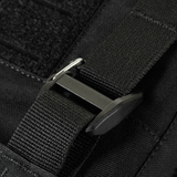 Detalje af M-Tac Plate Carrier Cuirass FAST QRS XL Gen.II spænde i sort Cordura 500D materiale.