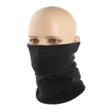 M-Tac Polartec Lang Tubehalstørklæde på mannequin, alsidigt tilbehør til beskyttelse mod kulde, kan bruges som halsrør eller ansigtsmaske.