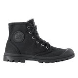M-Tac Sneakers i sort, klassisk design med 6 metalliserede snørehuller og vulkaniseret gummi ydersål, ideel til udendørs aktiviteter.