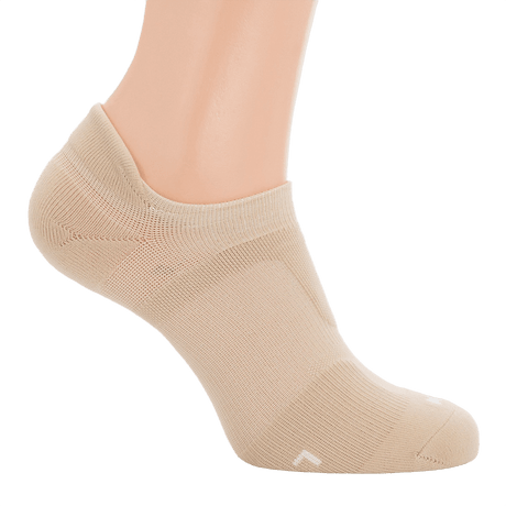 M-Tac Sportsokker i beige til løb og sport, med ergonomisk pasform og ventilation, vises på mannequin-fod.