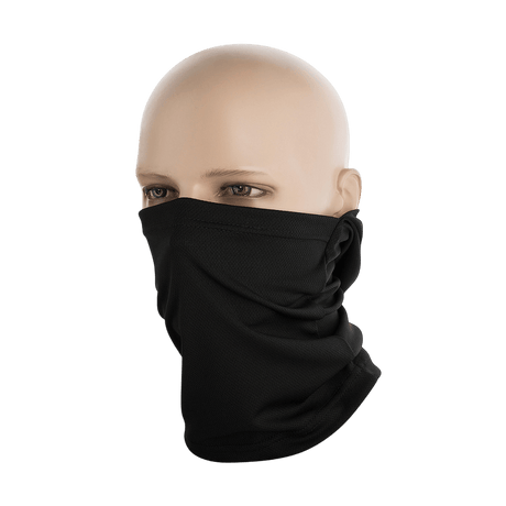 M-Tac Sweating Ninja-Balaclava i sort på mannequin, ideel til at beskytte luftvejene og holde huden tør under udendørs aktiviteter.