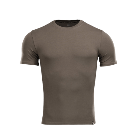 M-Tac T-shirt 93/7 i brun farve, lavet af 93% bomuld og 7% elastan, designet til komfort og holdbarhed til hverdags- og aktiv brug.