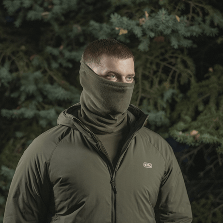 M-Tac Tube Scarf Polartec bruges som ansigtsmaske i naturen, multifunktionelt til udendørs aktiviteter i kolde årstider.